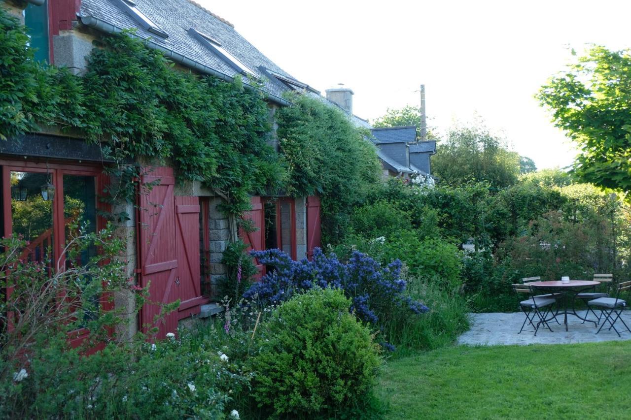 La Maison Jaune à la Janaie Parigné Exterior foto