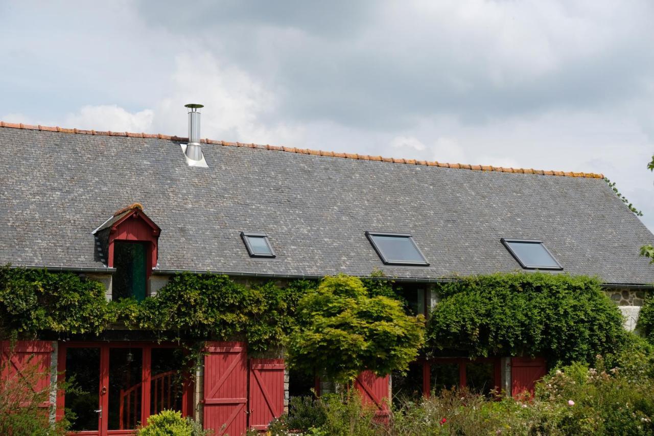 La Maison Jaune à la Janaie Parigné Exterior foto